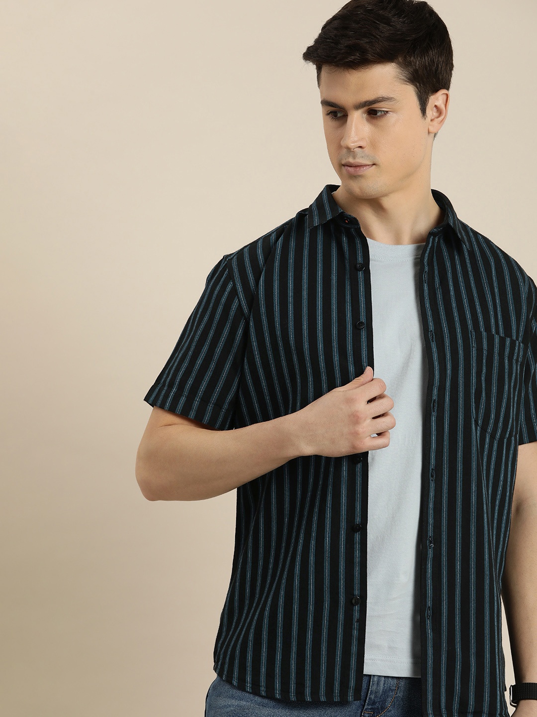

INVICTUS Sport Self-Striped Slim Fit Pure Cotton Casual Shirt, Black