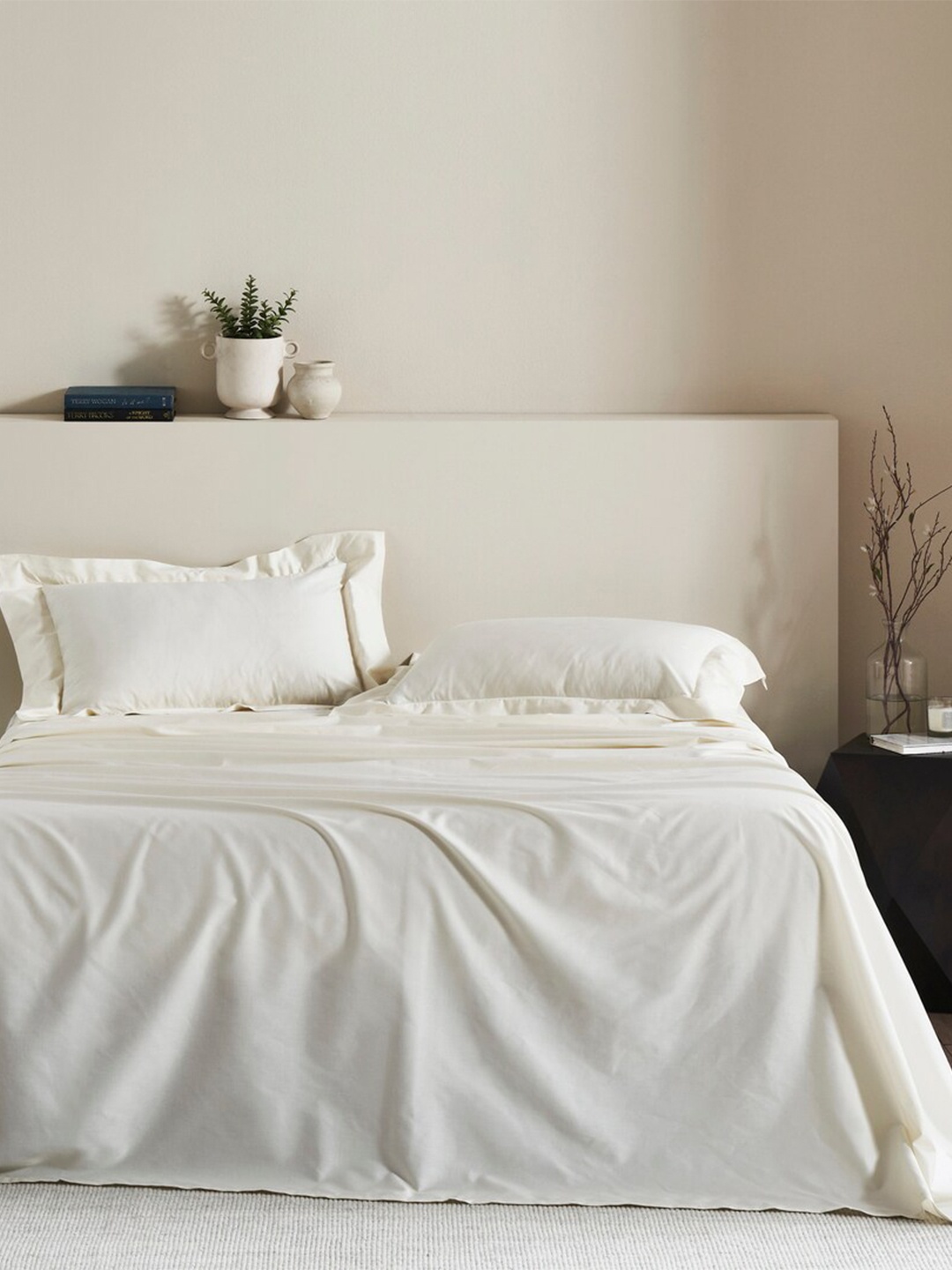 

HOUMN Cream-Coloured 300 TC Cotton King Bedsheet With 2 Pillow Covers