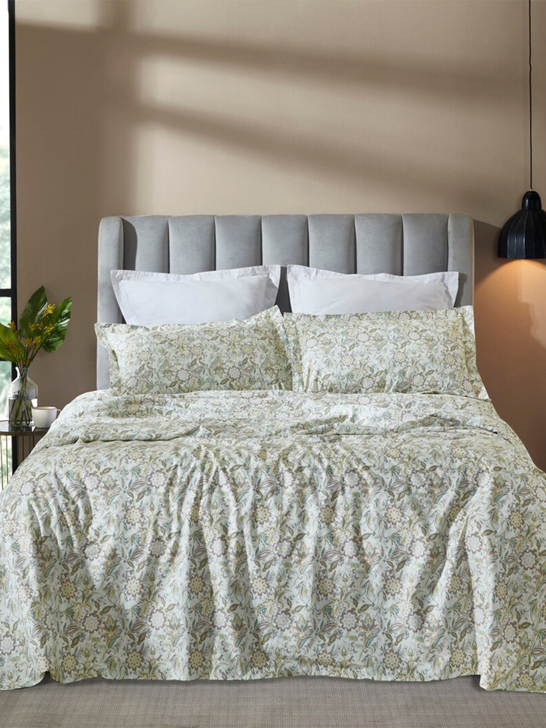 

HOUMN Oasis White & Green Ethnic Motifs 210 TC Cotton King Bedsheet & 2 Pillow Covers