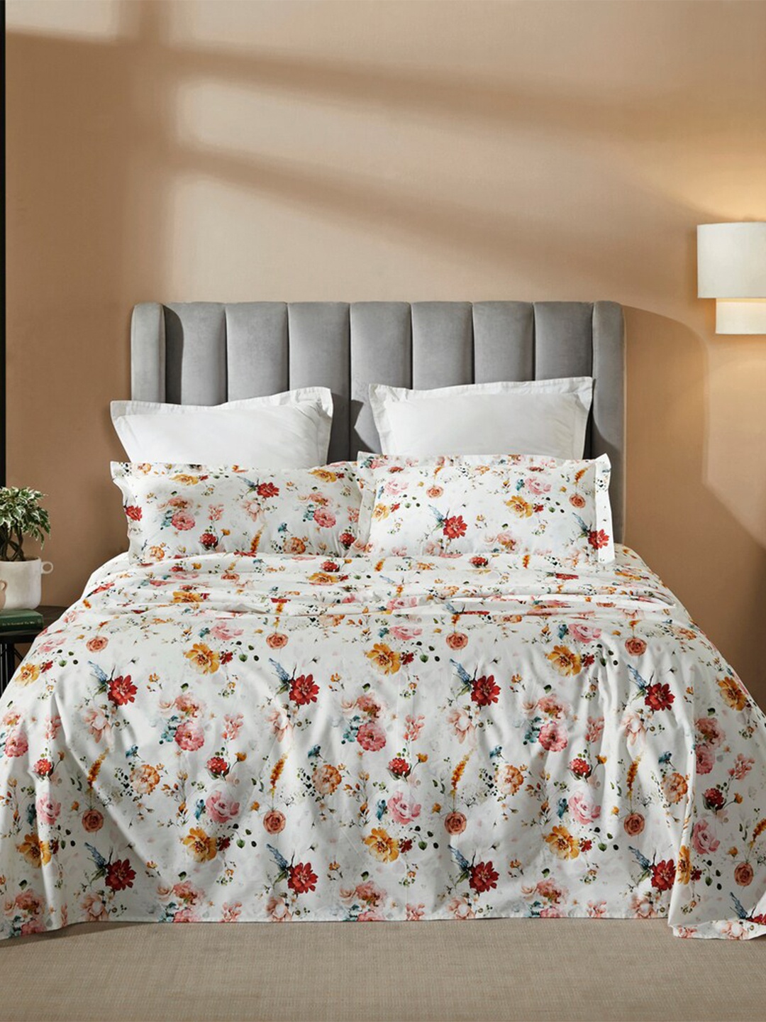 

HOUMN White & Orange Floral Printed 210 TC Cotton King Bedsheet