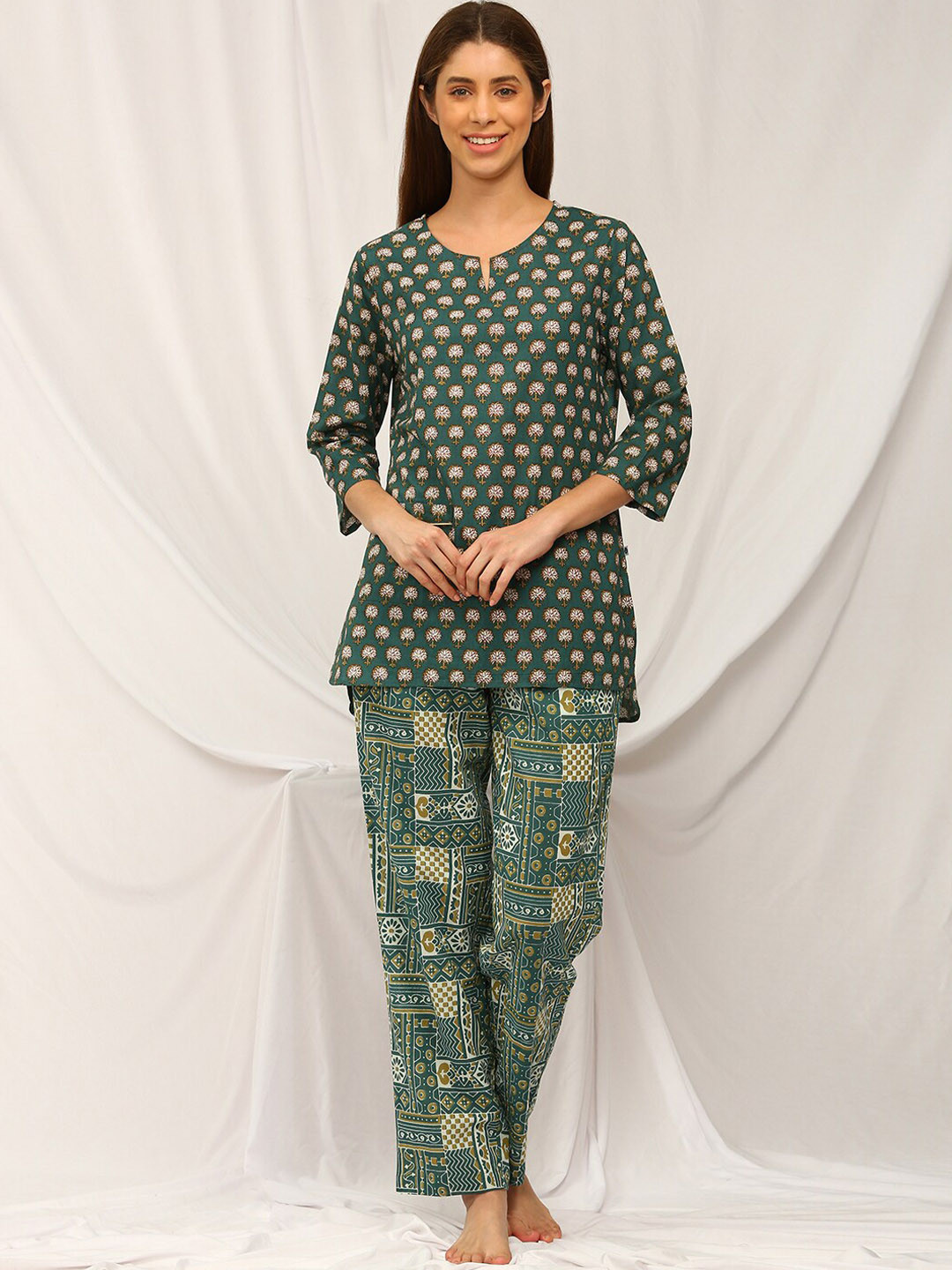 

Bannos Swagger Ethnic Motifs Printed Pure Cotton Night Suit, Green