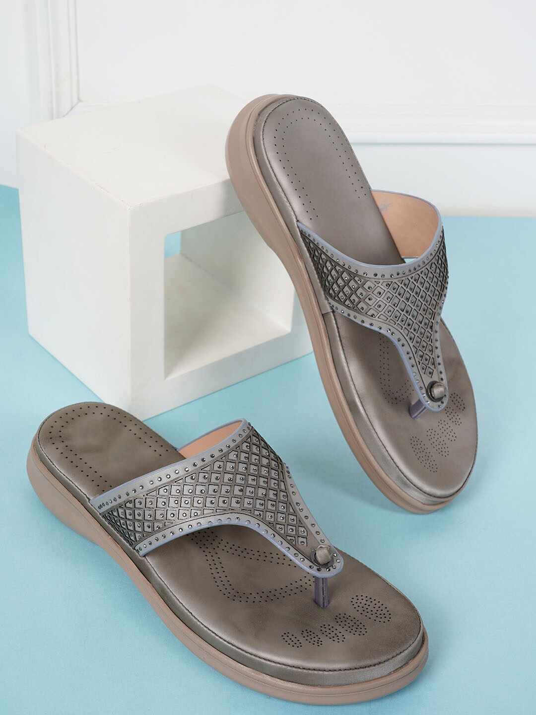 

Style Shoes Women Ethnic - Embellished Slip-On Open Toe Flats, Grey