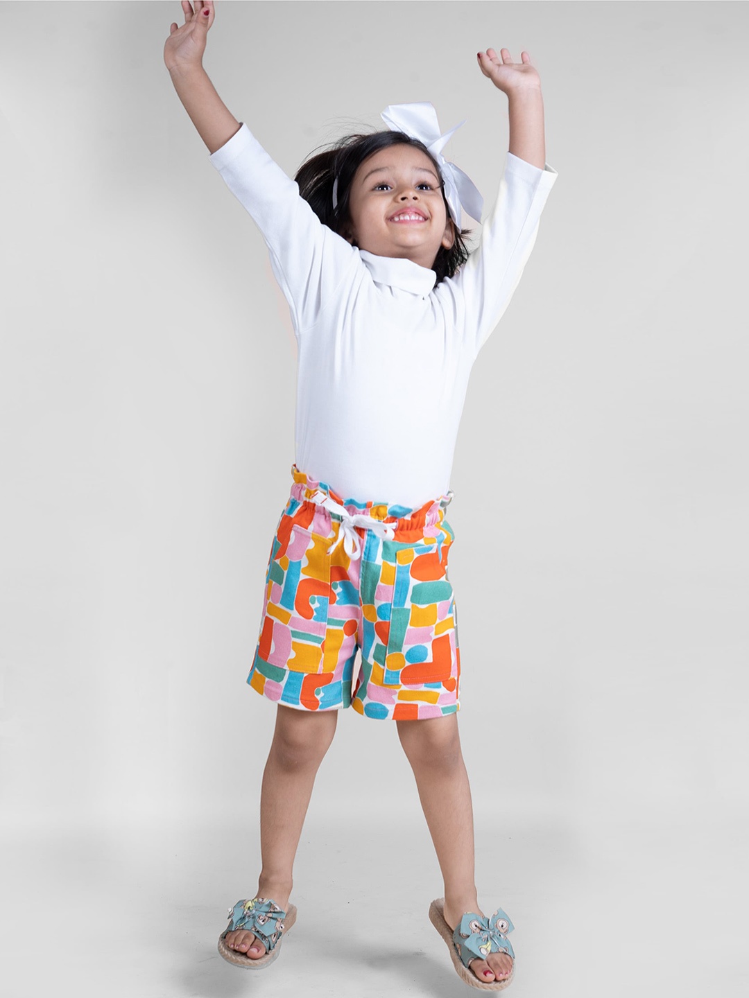 

Little Carrot Girls Abstract Printed Regular Fit Cotton Shorts, Pink