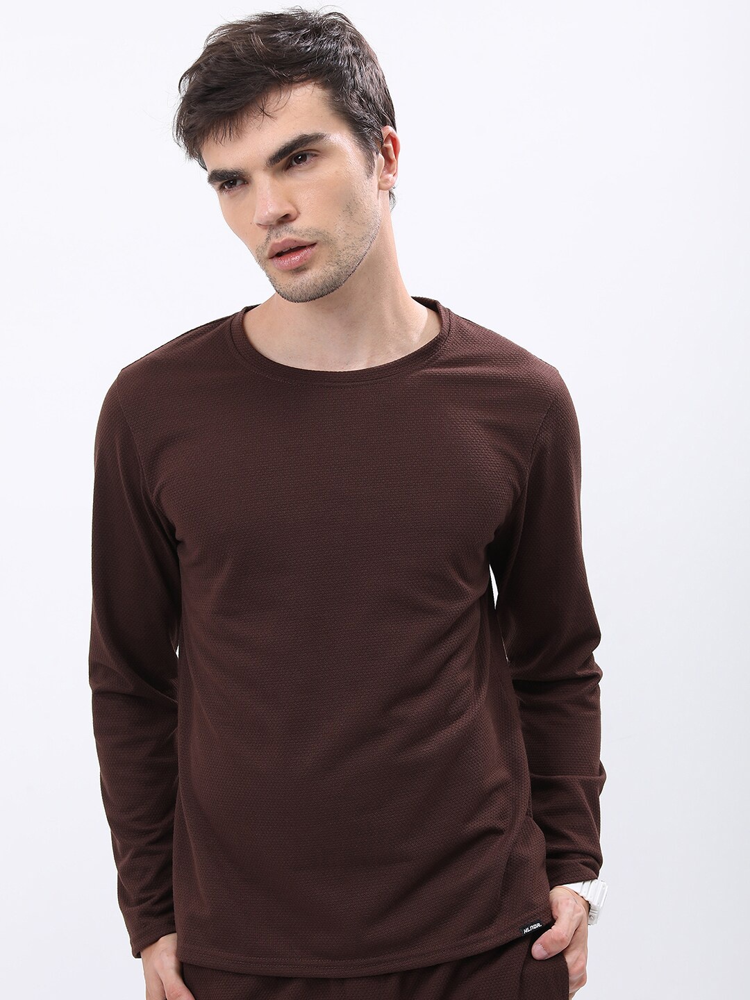 

HIGHLANDER Men Popcorn Structured Slim Fit T-shirt, Coffee brown