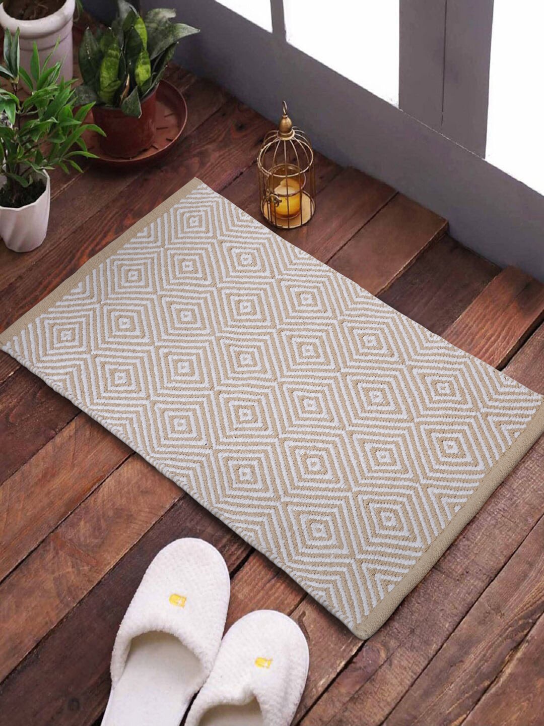 

eyda Beige & White Self-Design Pure Cotton Anti-Skid Doormat