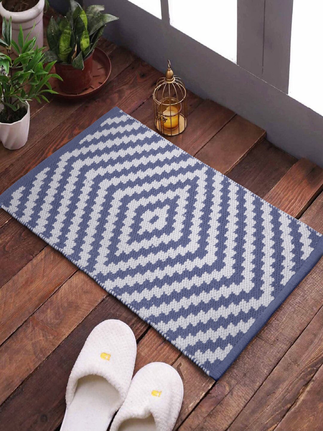 eyda Blue & White Self-Design Pure Cotton Anti-Skid Doormat