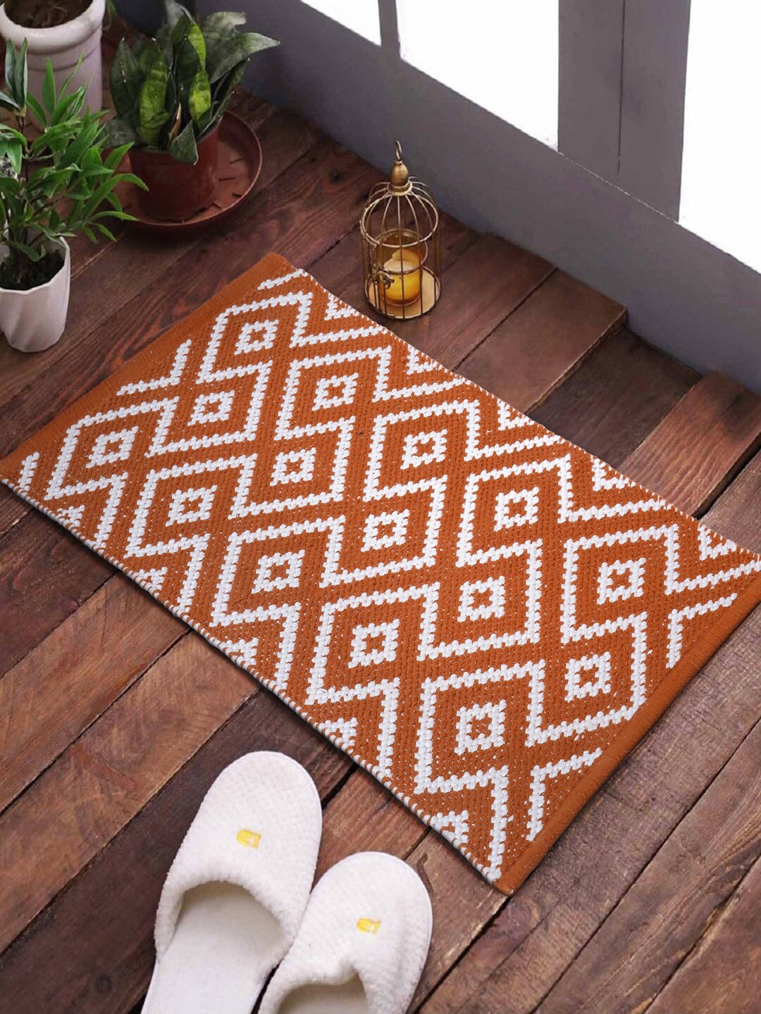

eyda Rust Brown & White Self-Design Pure Cotton Anti-Skid Doormat