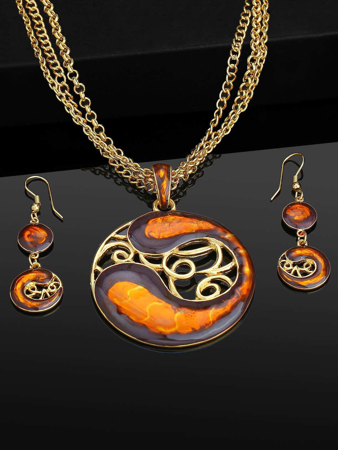 

Estele Gold-Plated Round Shaped Enamelled Necklace with Earrings