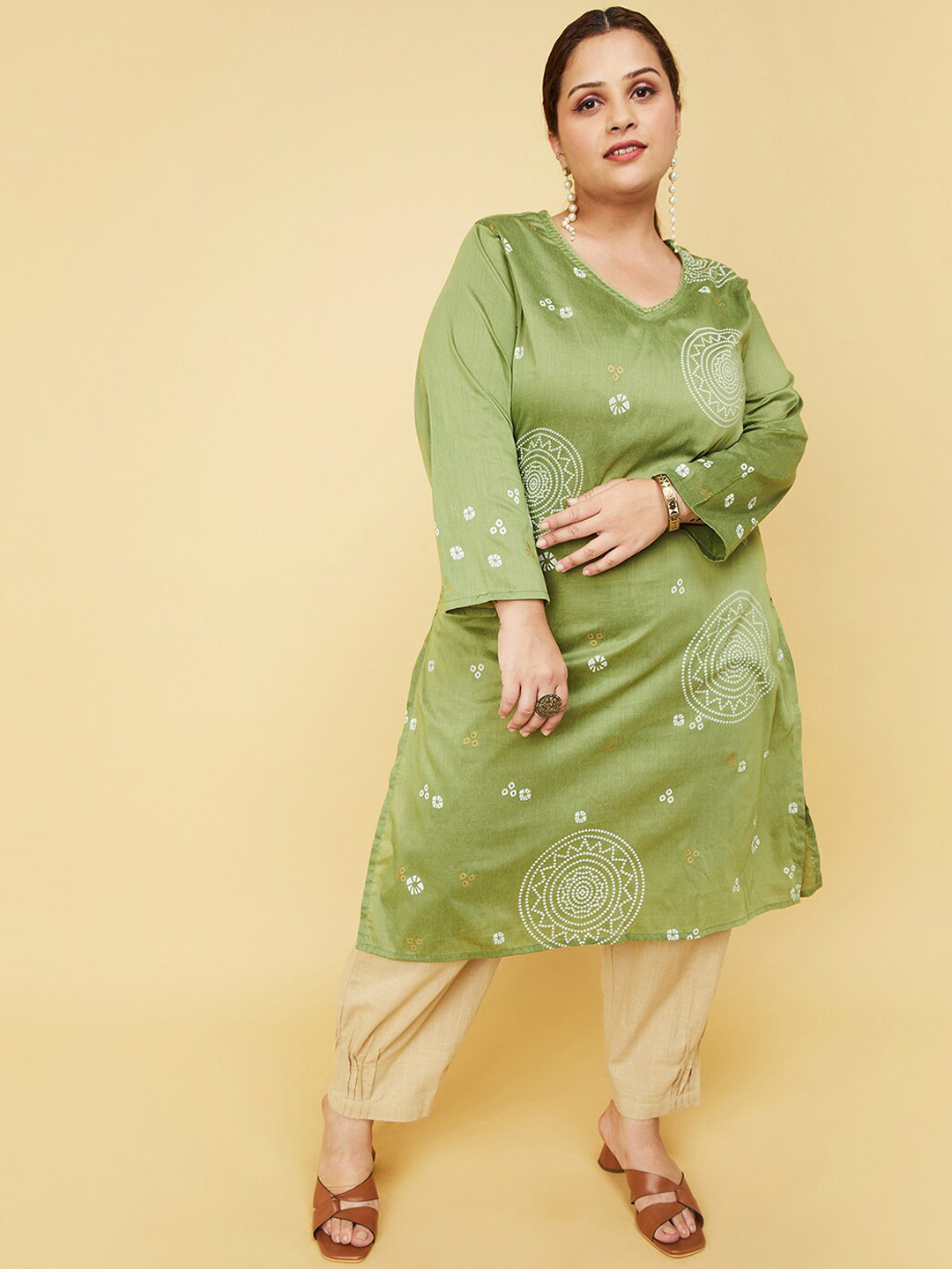 

max Plus Size Ethnic Motifs Printed V-Neck Kurta, Green
