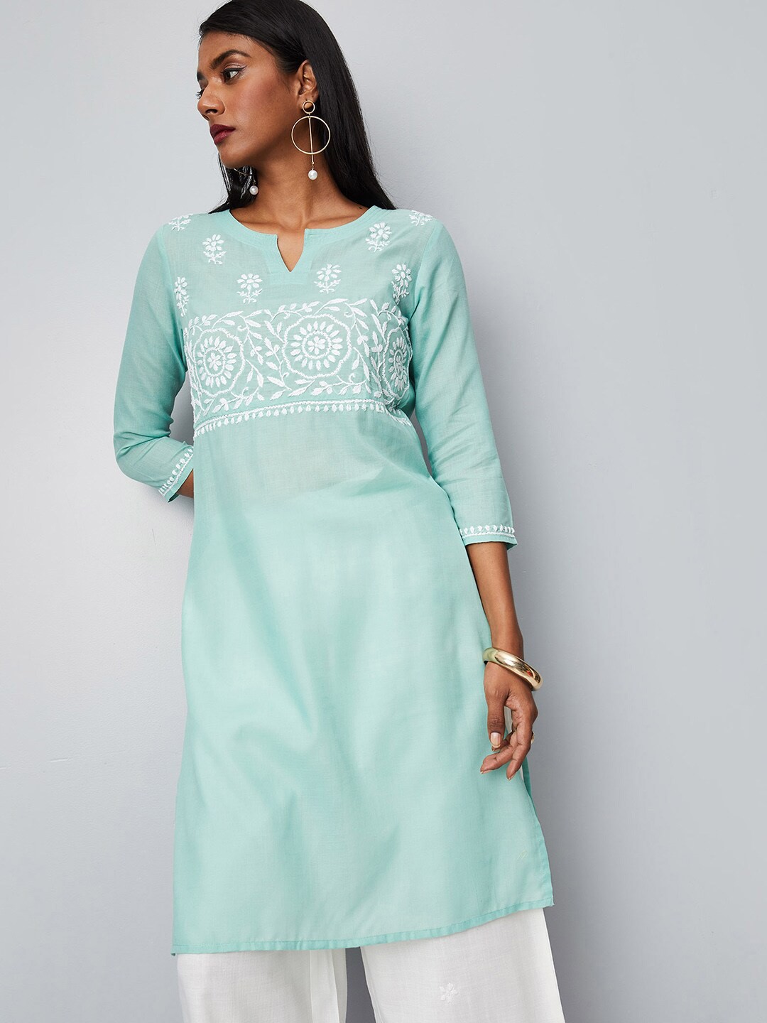 

max Ethnic Motifs Yoke Design Thread Work Kurta, Green