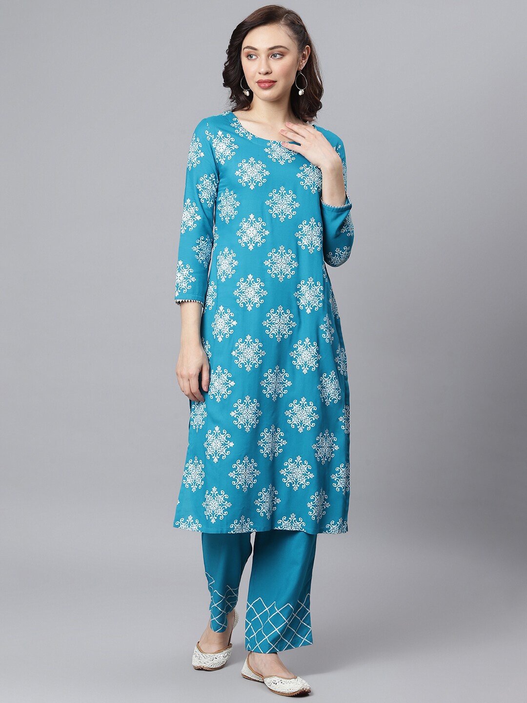 

Khushal K Ethnic Motifs Printed Kurta with Palazzos, Blue