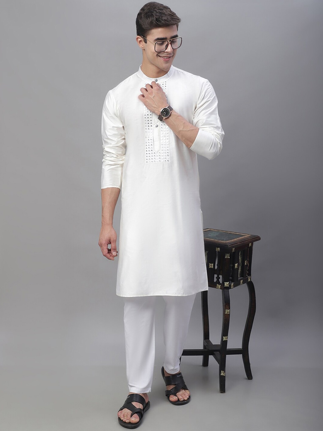 

Anouk White Band Collar Mirror Work Kurta With Pyjamas