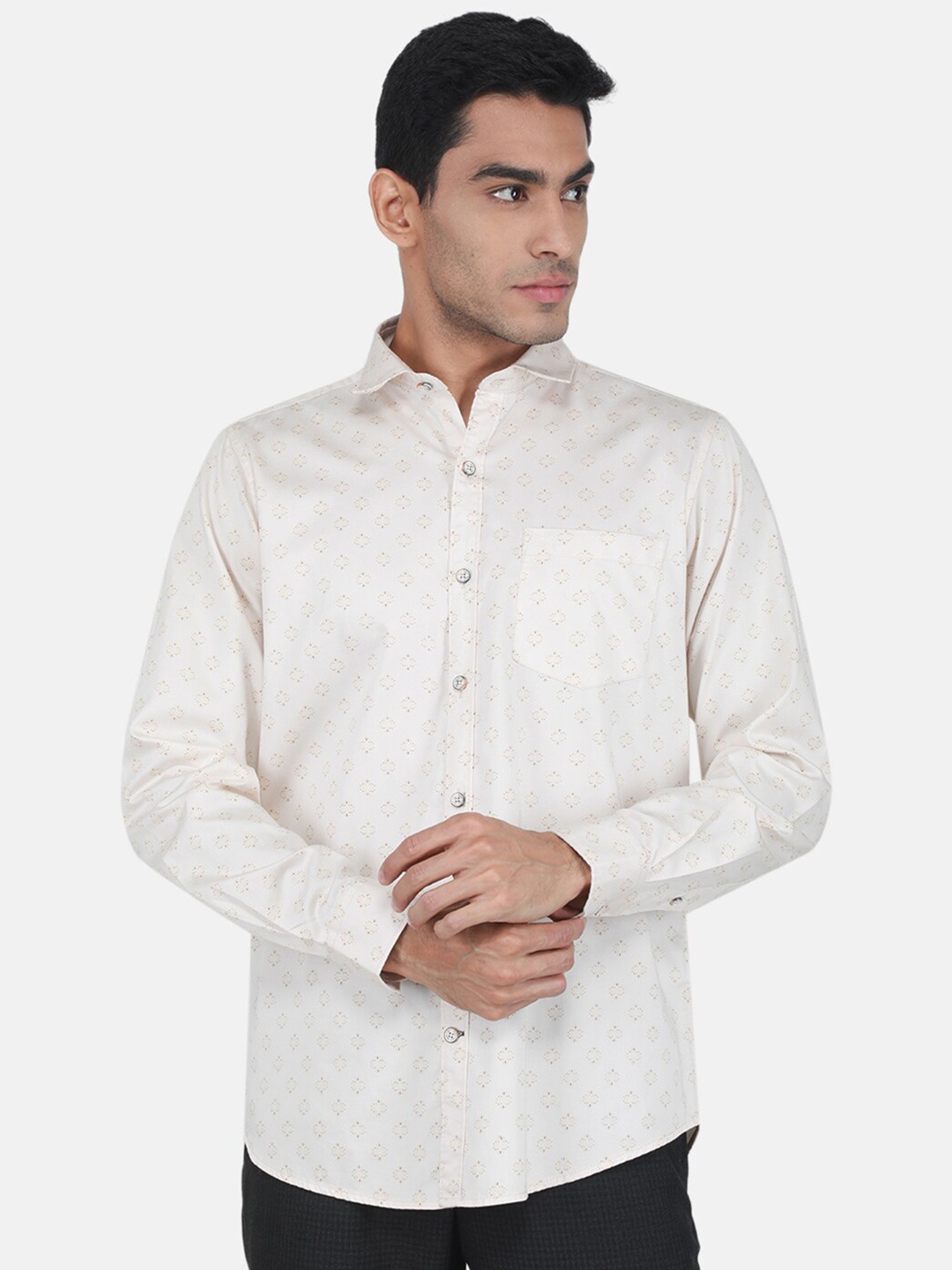 

Monte Carlo Conversational Printed Spread Collar Cotton Casual Shirt, Off white