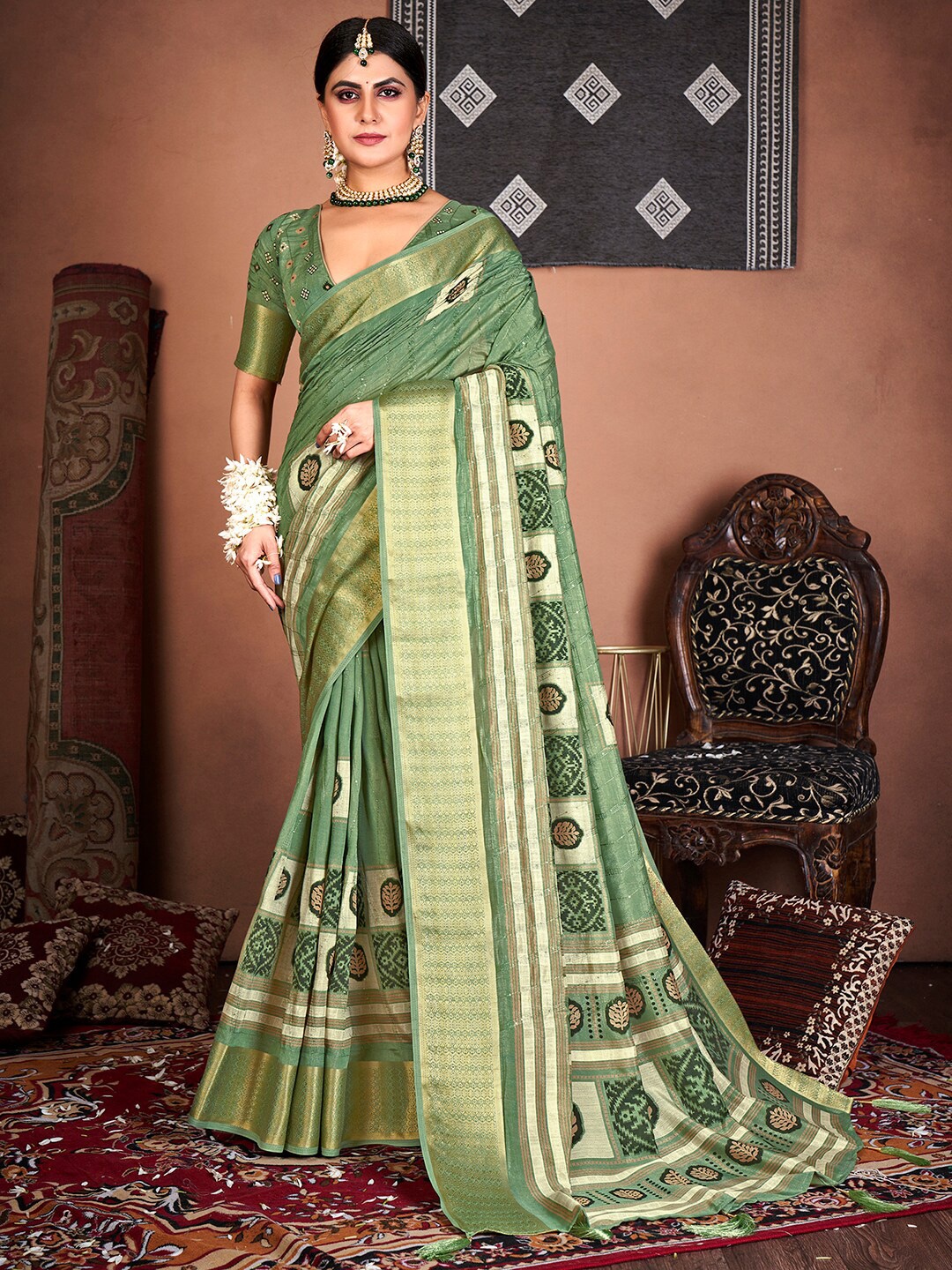 

Anouk Ethnic Motifs Printed Zari Saree, Green