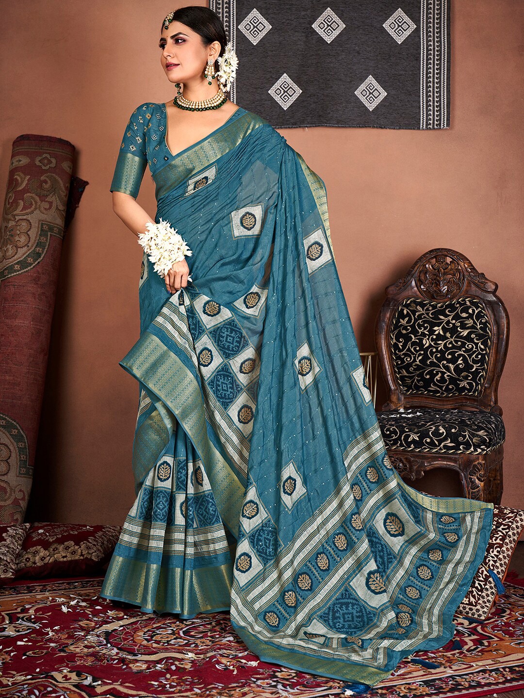 

Anouk Ethnic Motifs Embroidered Saree, Teal