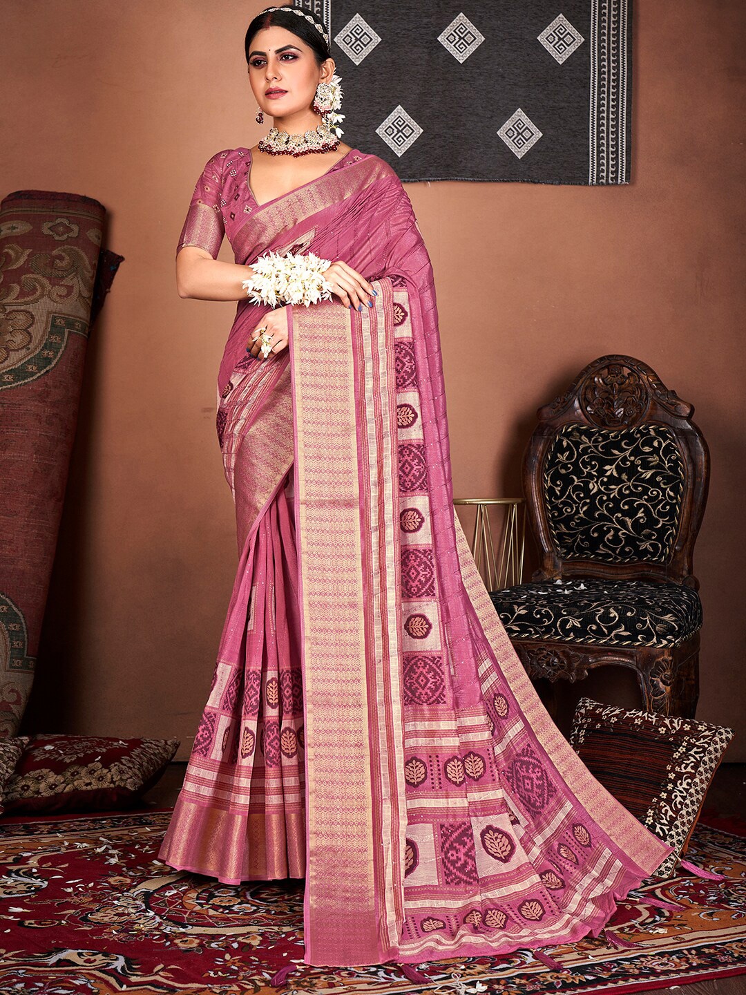 

Anouk Mauve & Gold-Toned Ethnic Motifs Sequinned Saree