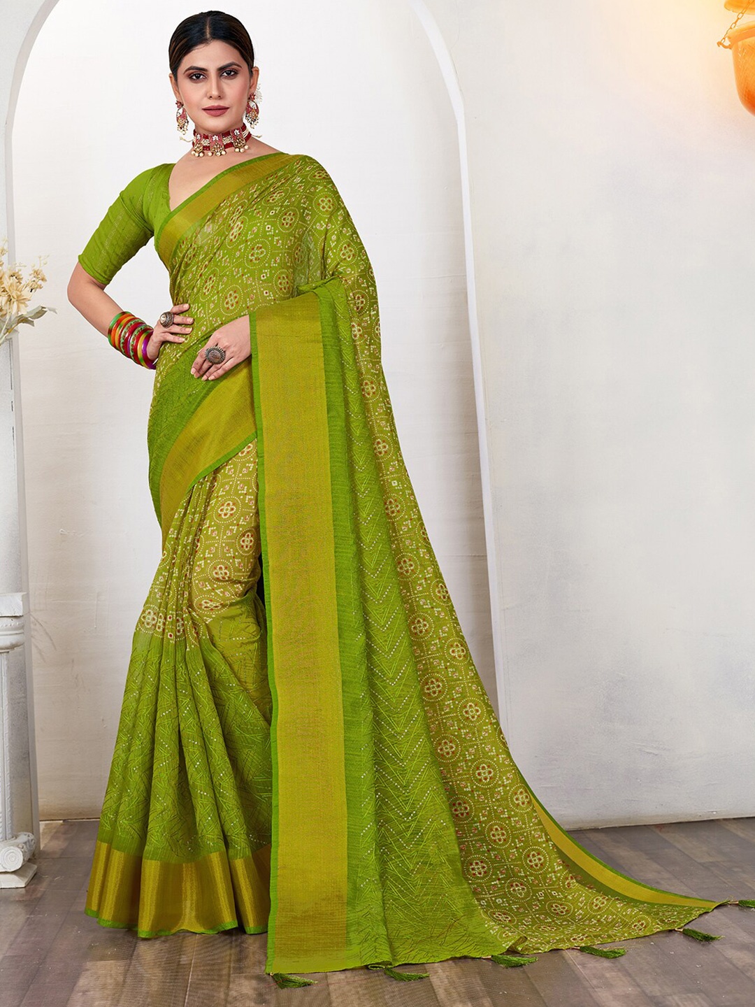 

Anouk Ethnic Motifs Printed Zari Bandhani Saree, Green