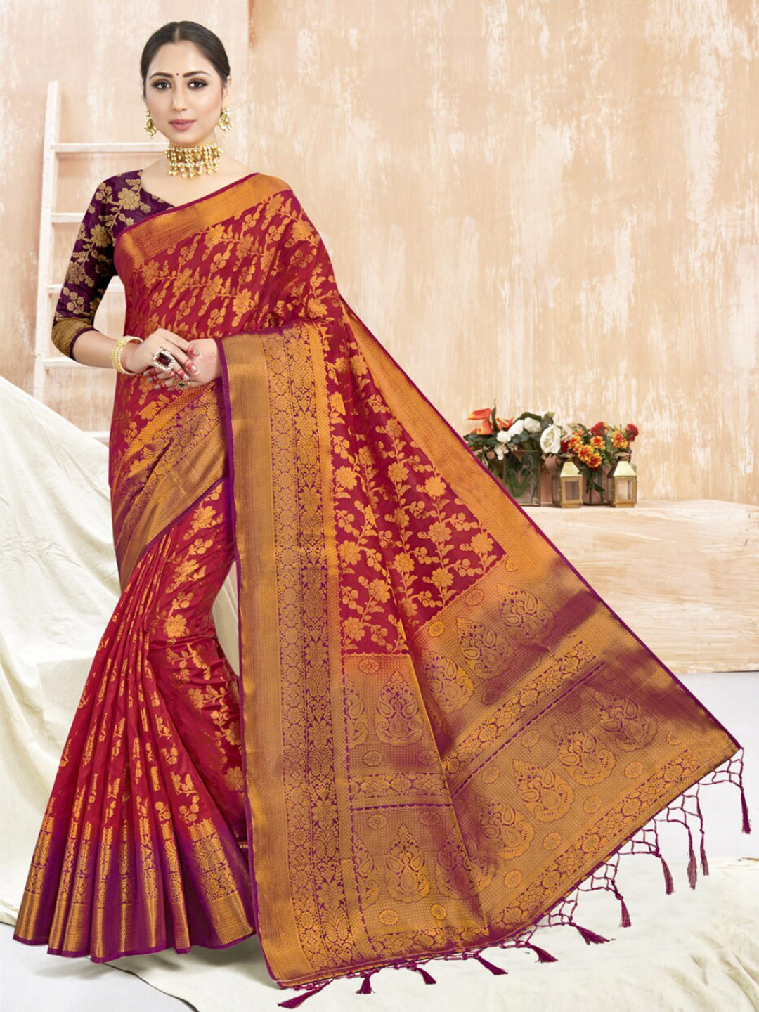 

Vardha Ethnic Motifs Woven Design Zari Art Silk Banarasi Saree, Red