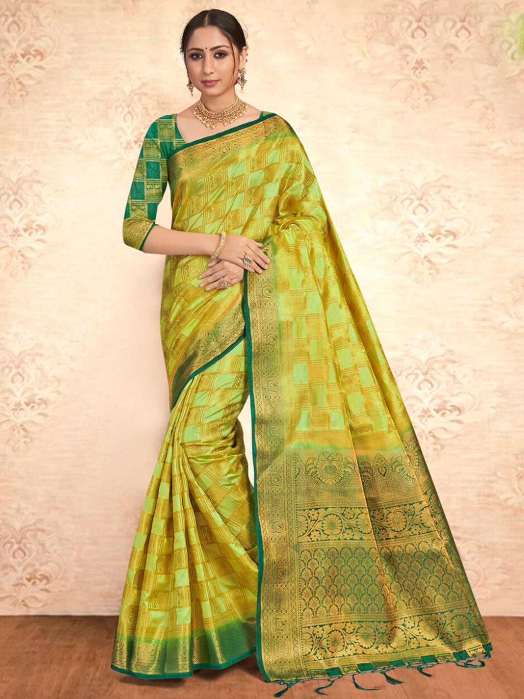 

Vardha Ethnic Motifs Woven Design Zari Art Silk Banarasi Saree, Green