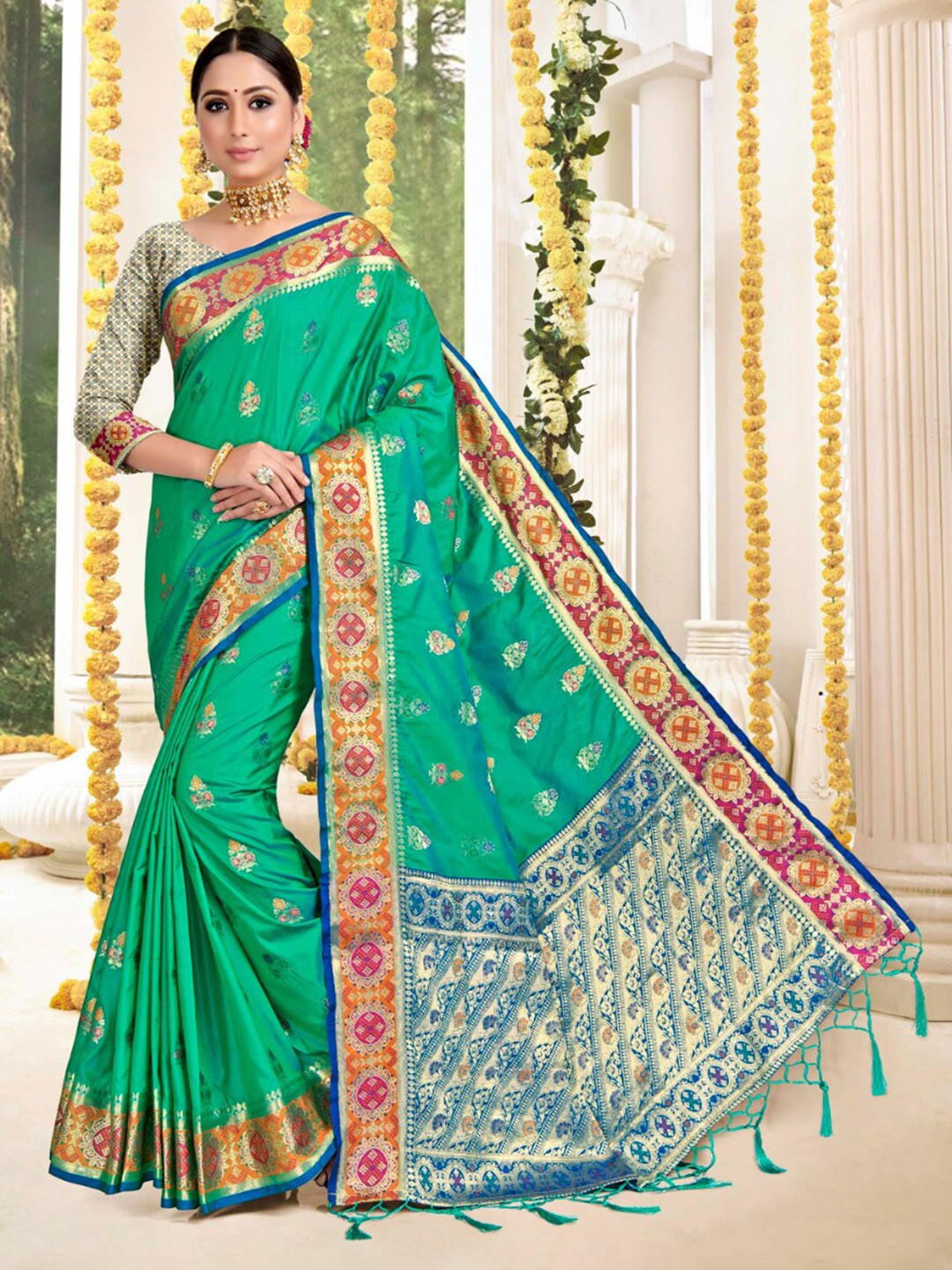

Vardha Woven Design Zari Art Silk Banarasi Saree, Green