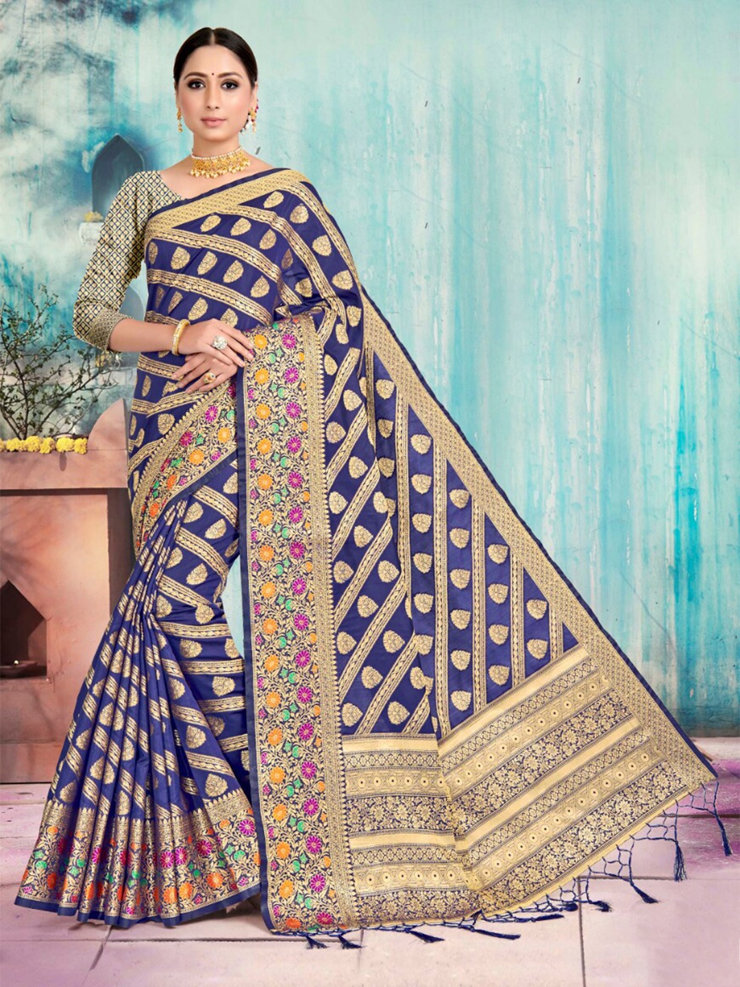 

Vardha Floral Woven Design Zari Art Silk Banarasi Saree, Navy blue