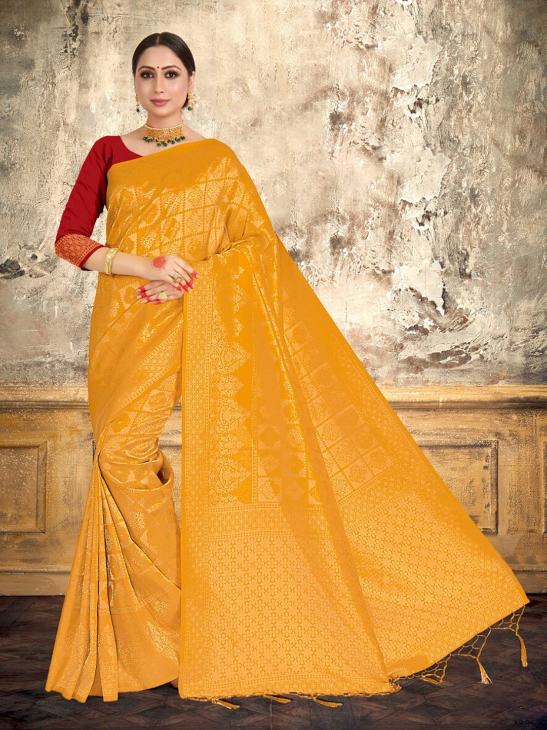 

Vardha Mustard & Gold-Toned Woven Design Zari Art Silk Kanjeevaram Saree