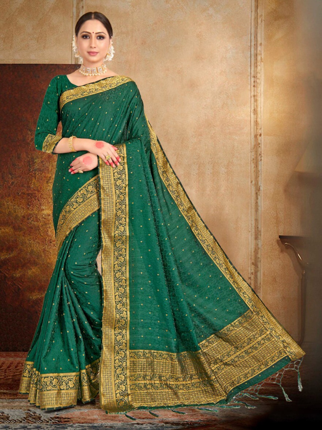 

Vardha Ethnic Motifs Woven Design Zari Satin Banarasi Saree, Green