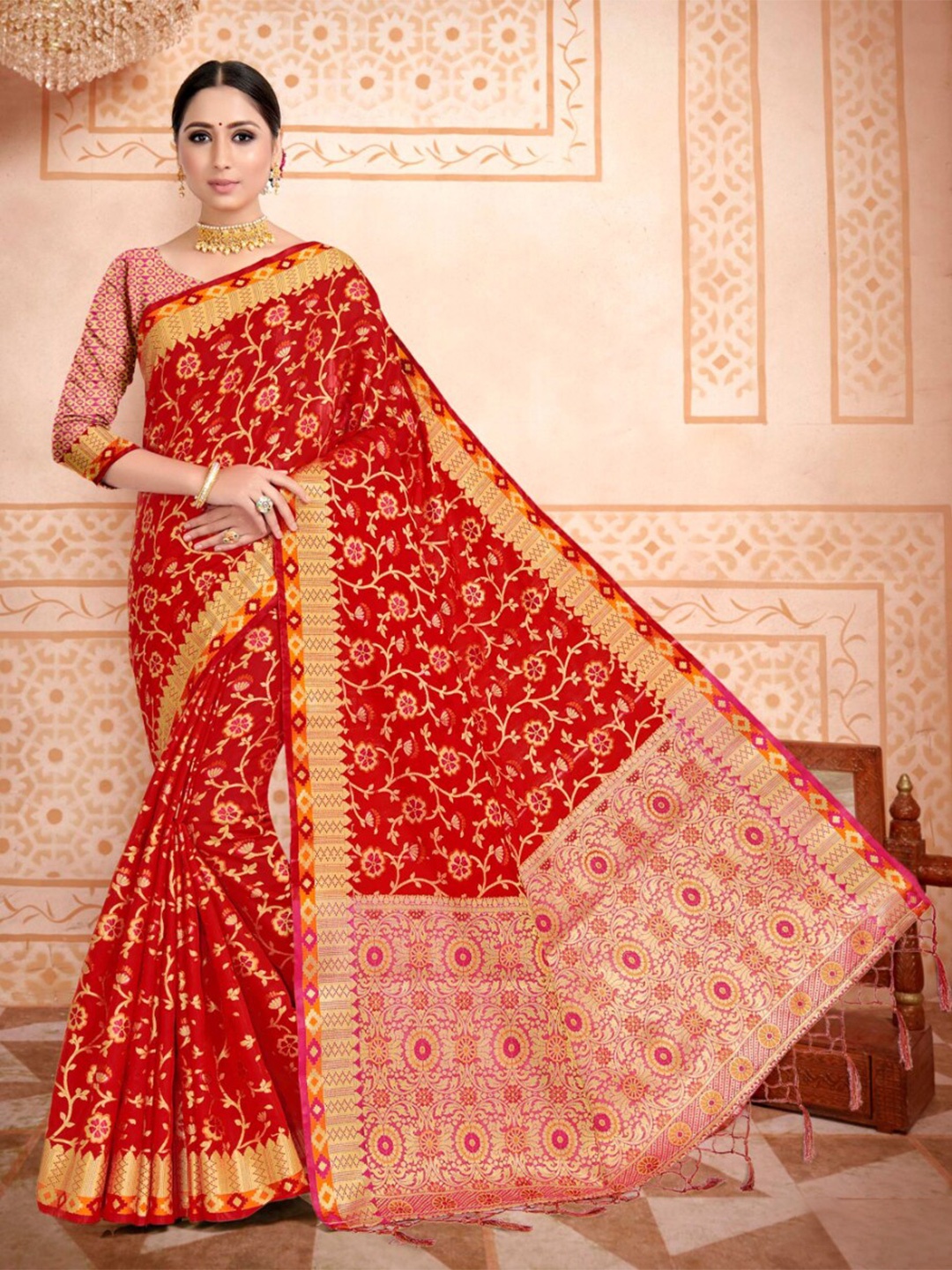 

Vardha Floral Woven Design Zari Art Silk Banarasi Saree, Red