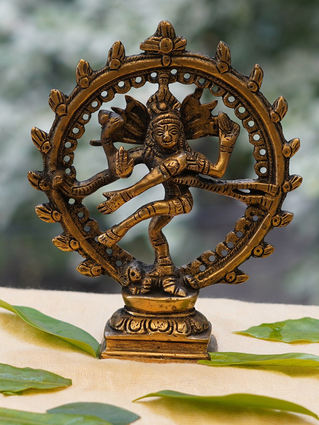 

Gallery99 Brown Dancing Natraj Showpiece