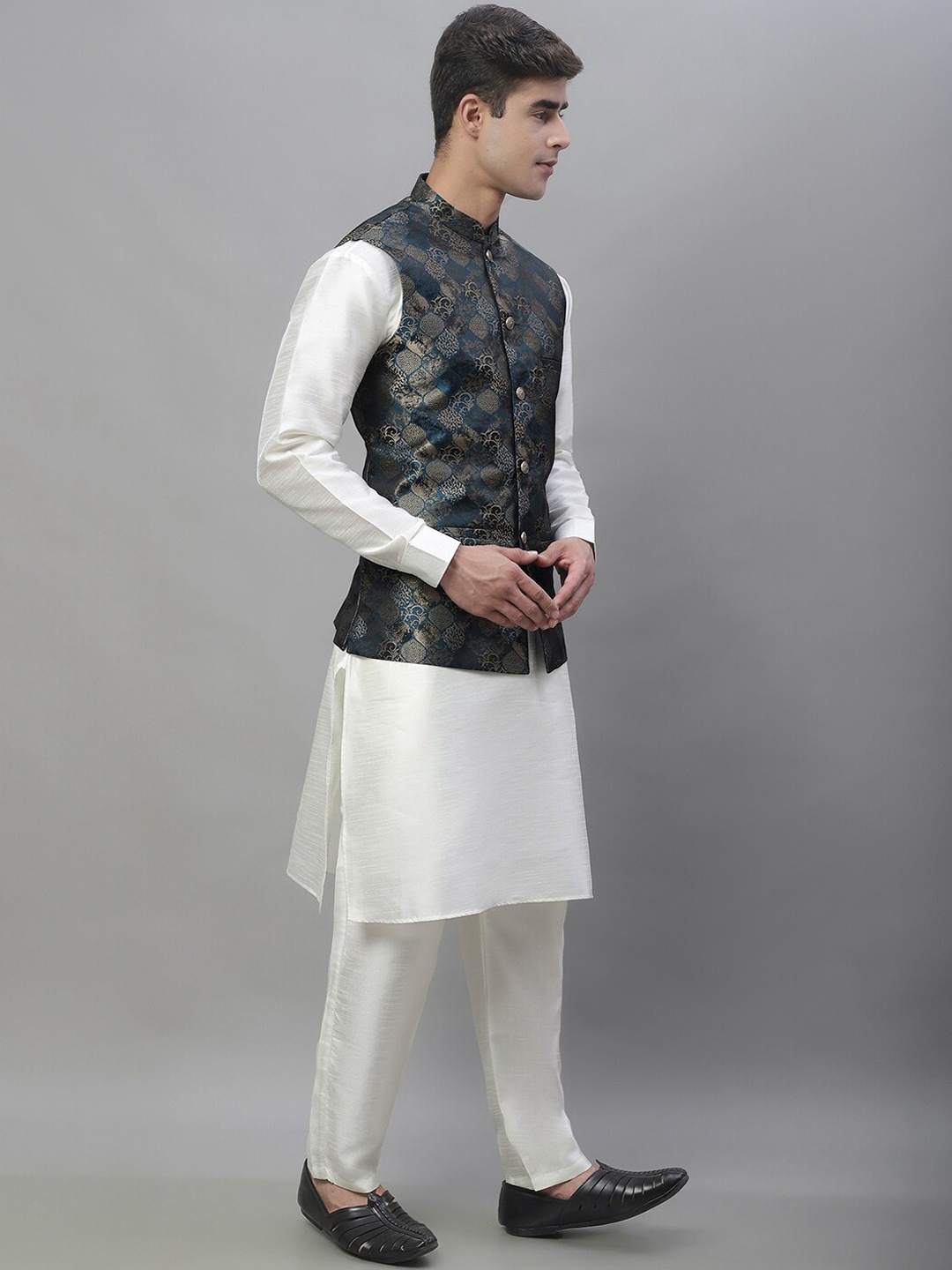 

Anouk White & Teal Blue Mandarin Collar Kurta with Pyjamas & Nehru Jacket