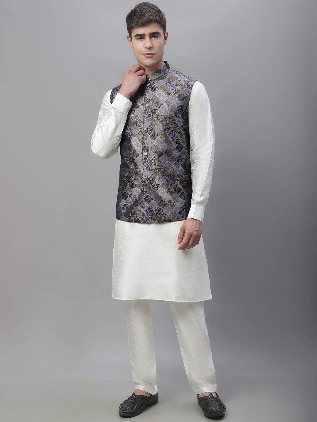 

Anouk Grey & White Band Collar Kurta With Pyjamas & Nehru Jacket