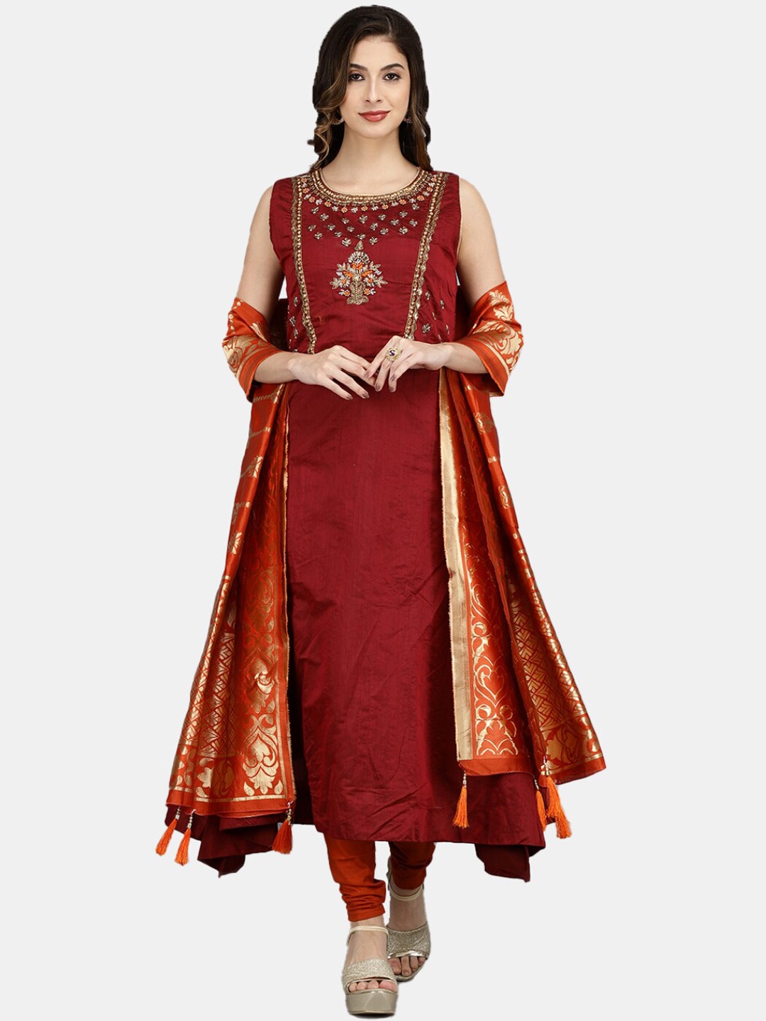 

V-Mart Ethnic Motifs Embroidered Pure Cotton Kurta With Churidar & Dupatta, Maroon