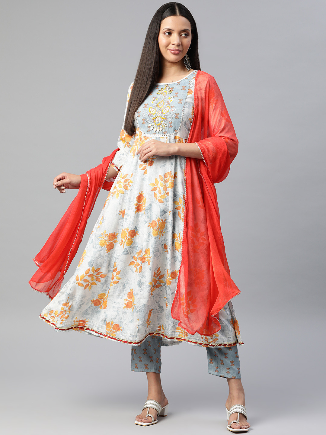

Readiprint Women Floral Kurti with Palazzos & Dupatta, Grey