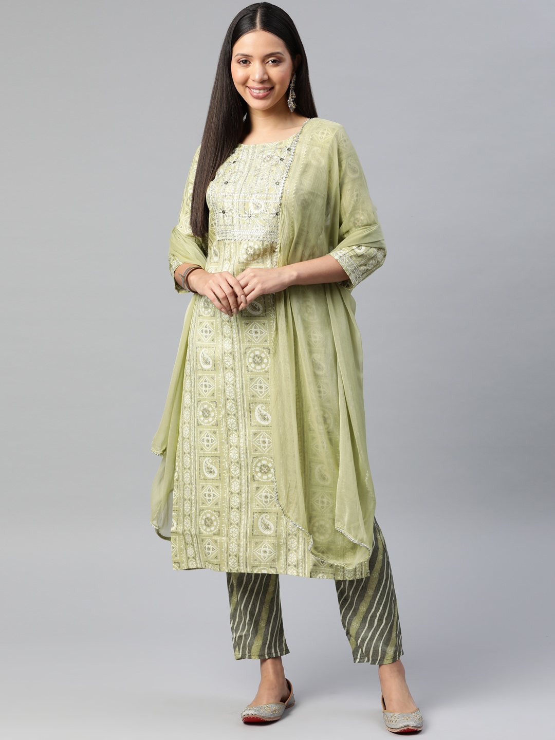 

Readiprint Floral Printed Regular Kurta with Pyjamas & With Dupatta, Green