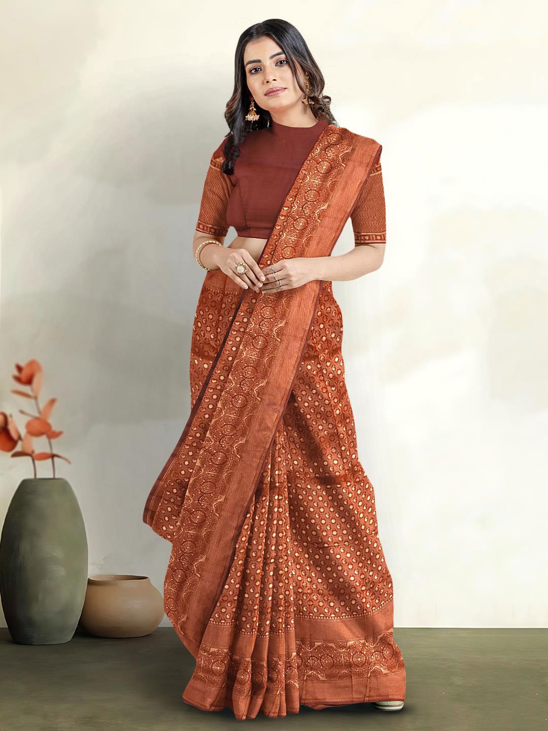 

Kalamandir Paisley Woven Design Zari Saree, Maroon