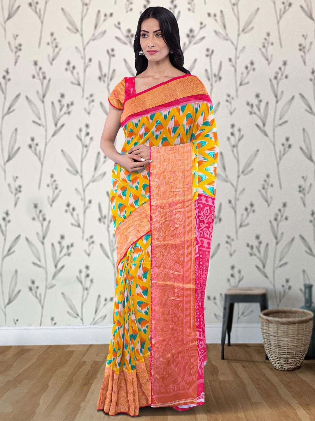 

Kalamandir Abstract Printed Zari Saree, Pink