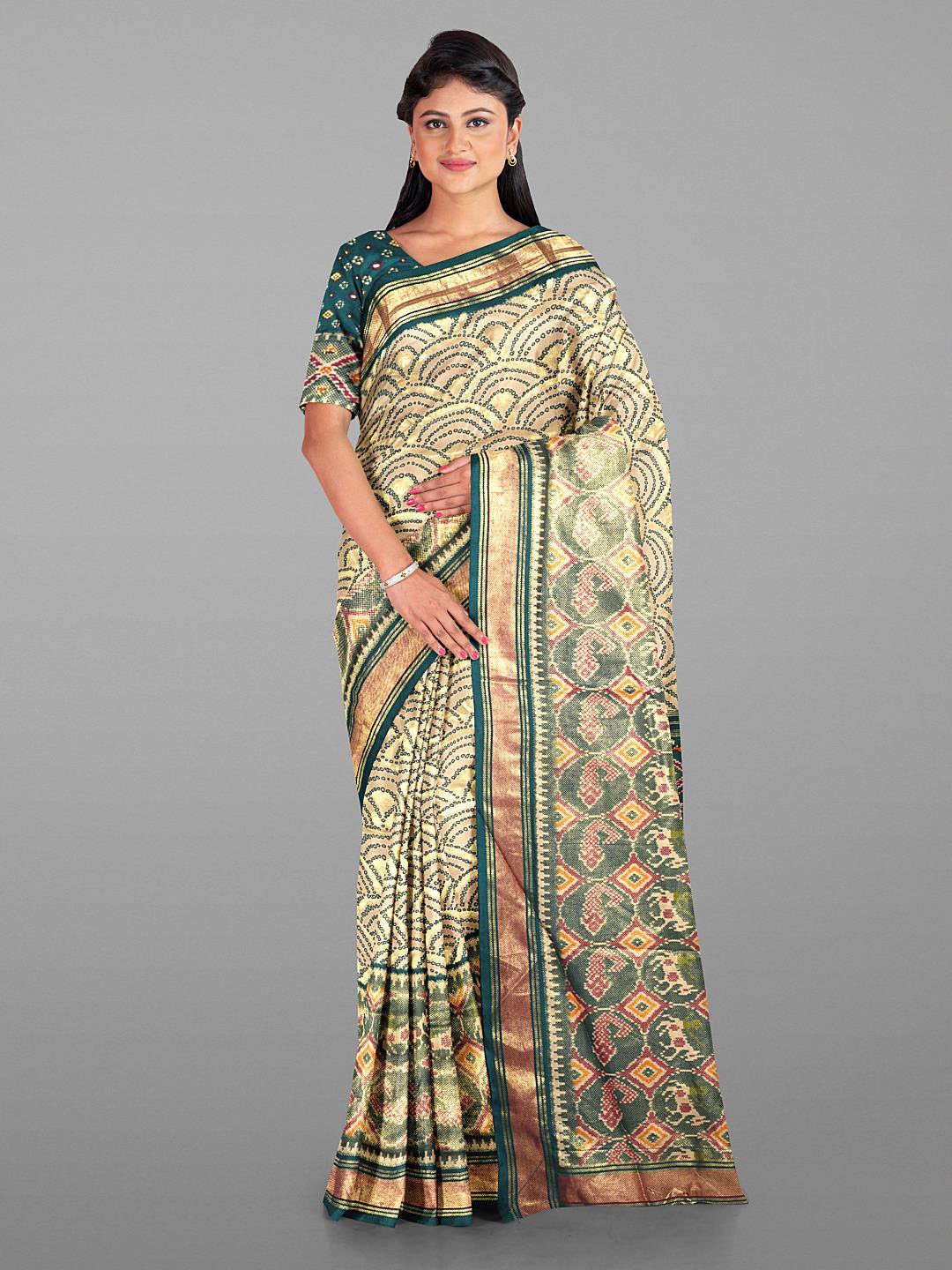 

Kalamandir Geometric Silk Blend Zari Saree With Blouse Piece, Cream