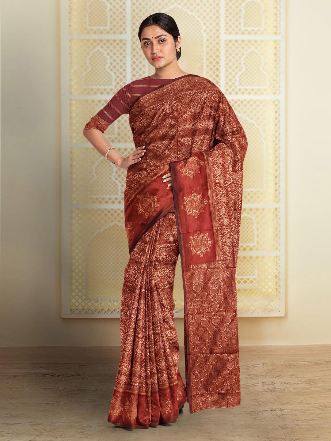 

Kalamandir Floral Woven Design Zari Saree, Maroon