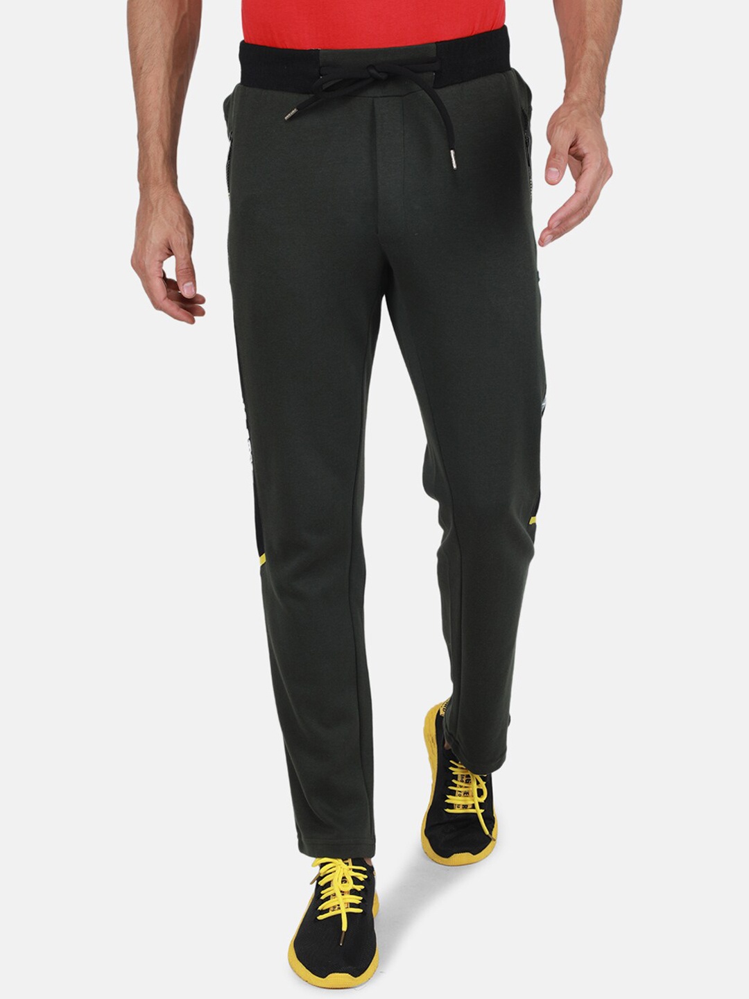 

Monte Carlo Men Men Regular Fit Mid-Rise Track Pants, Olive