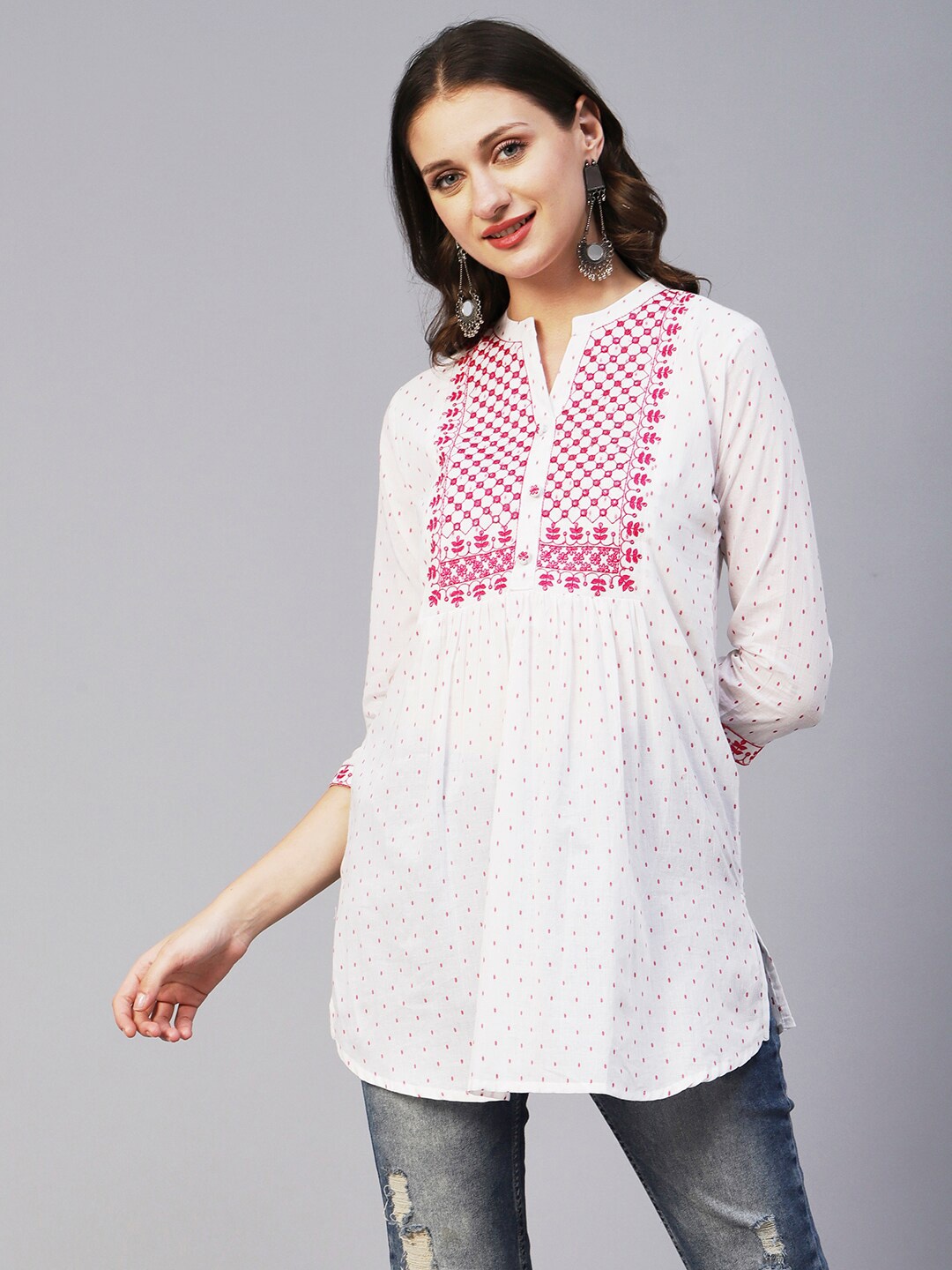 

FASHOR Ethnic Motifs Embroidered Mirror Work Kurti, White