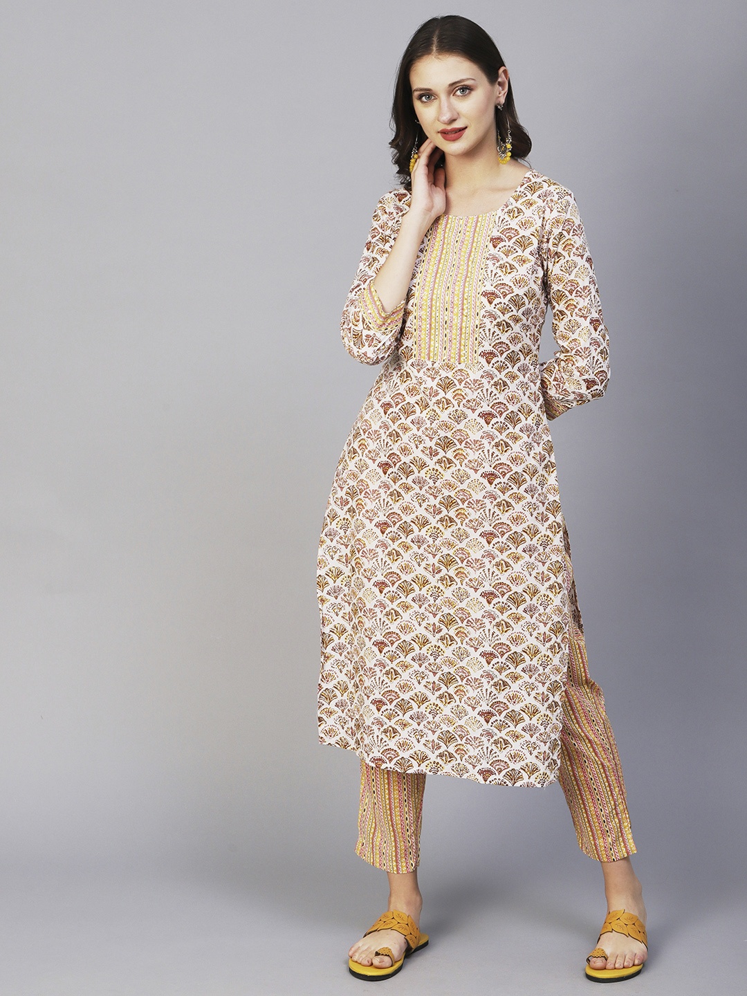 

FASHOR Off White & Mustard Yellow Floral Printed Sequinned Kurta with Trousers