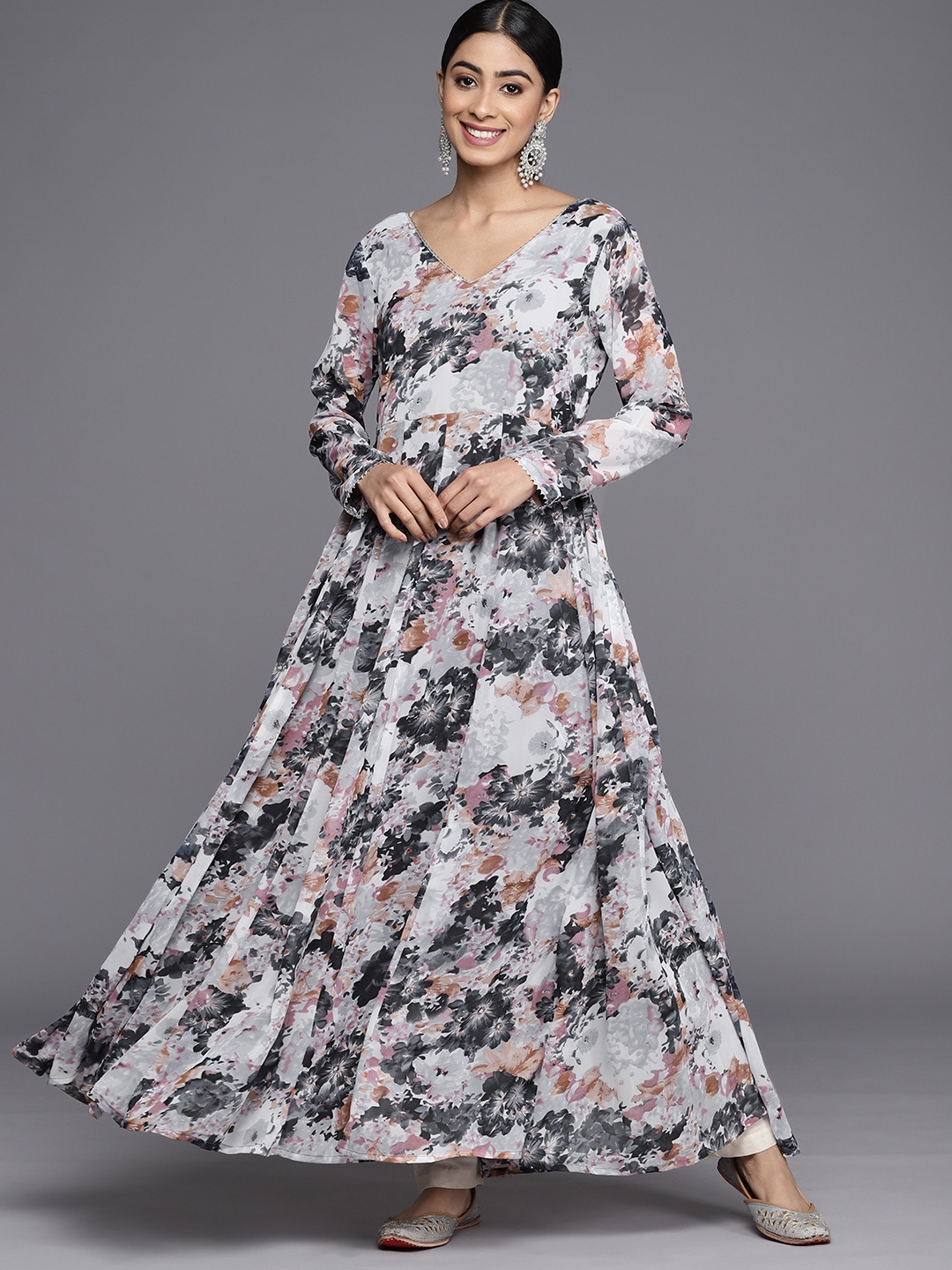 

Varanga Women Floral Printed Gotta Patti Georgette Anarkali Kurta, Grey