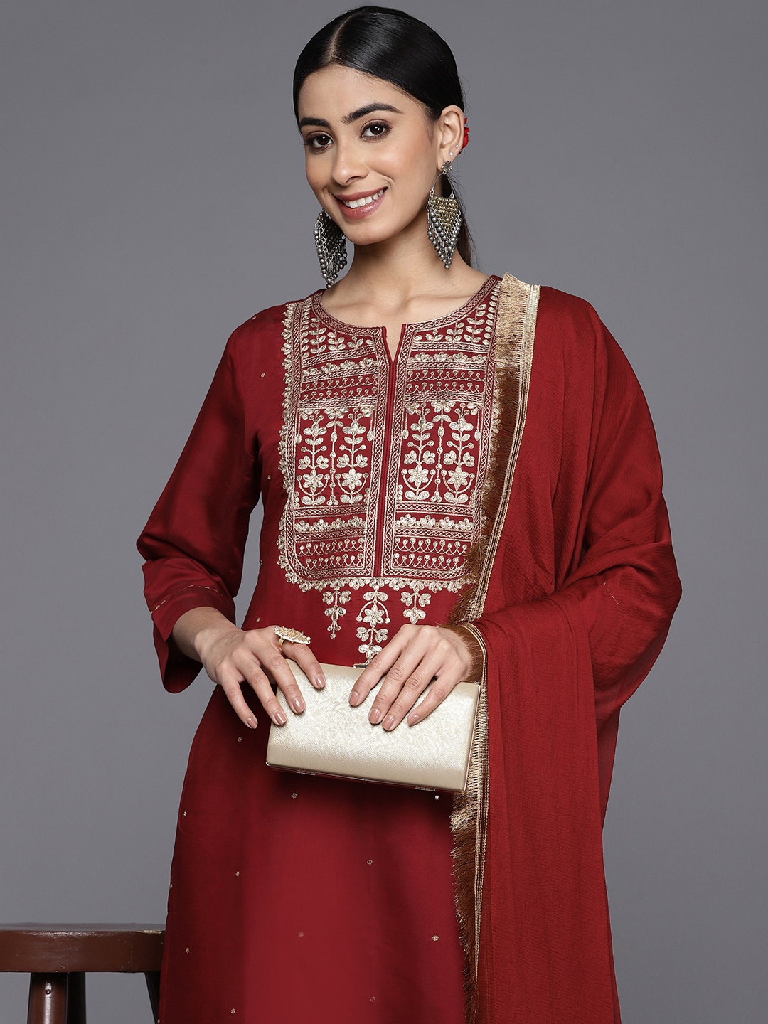 

Varanga Floral Embroidered Regular Kurta with Trousers & With Dupatta, Maroon