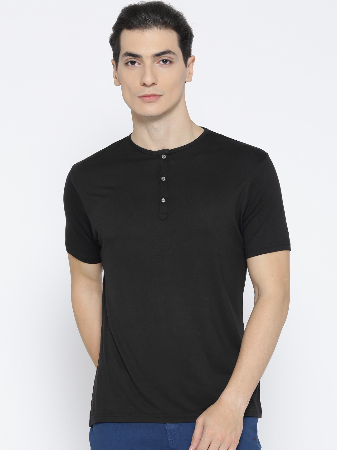 

Blackberrys Men Black Solid Henley Neck T-shirt