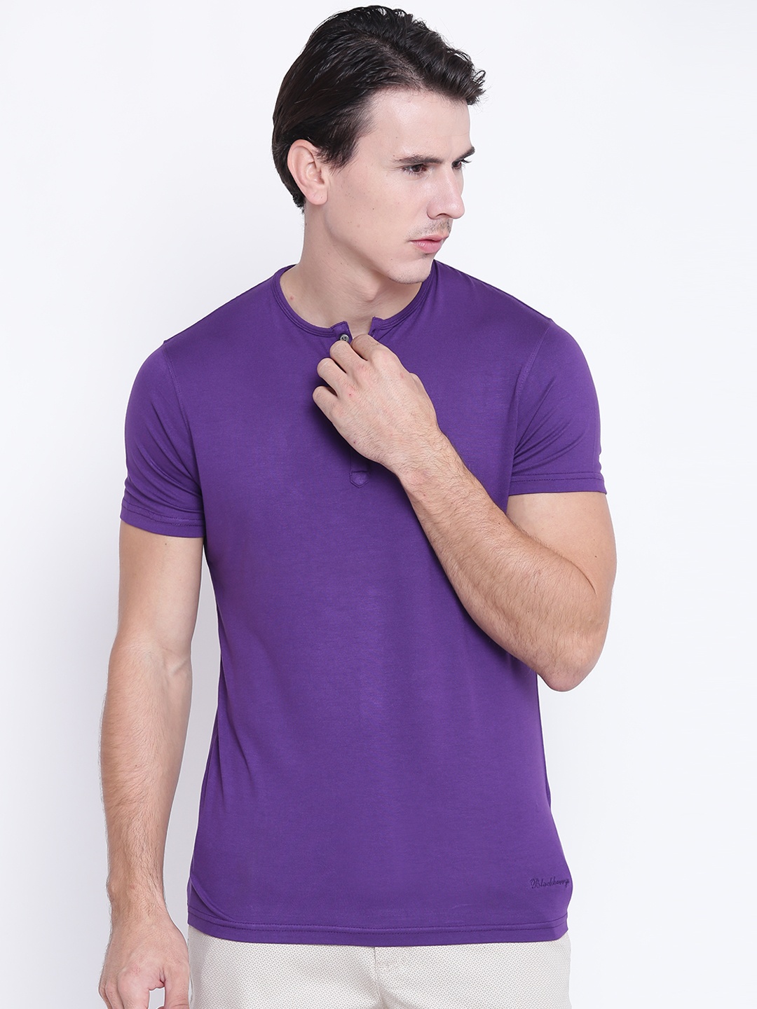 

Blackberrys Men Purple Solid Henley Neck T-shirt