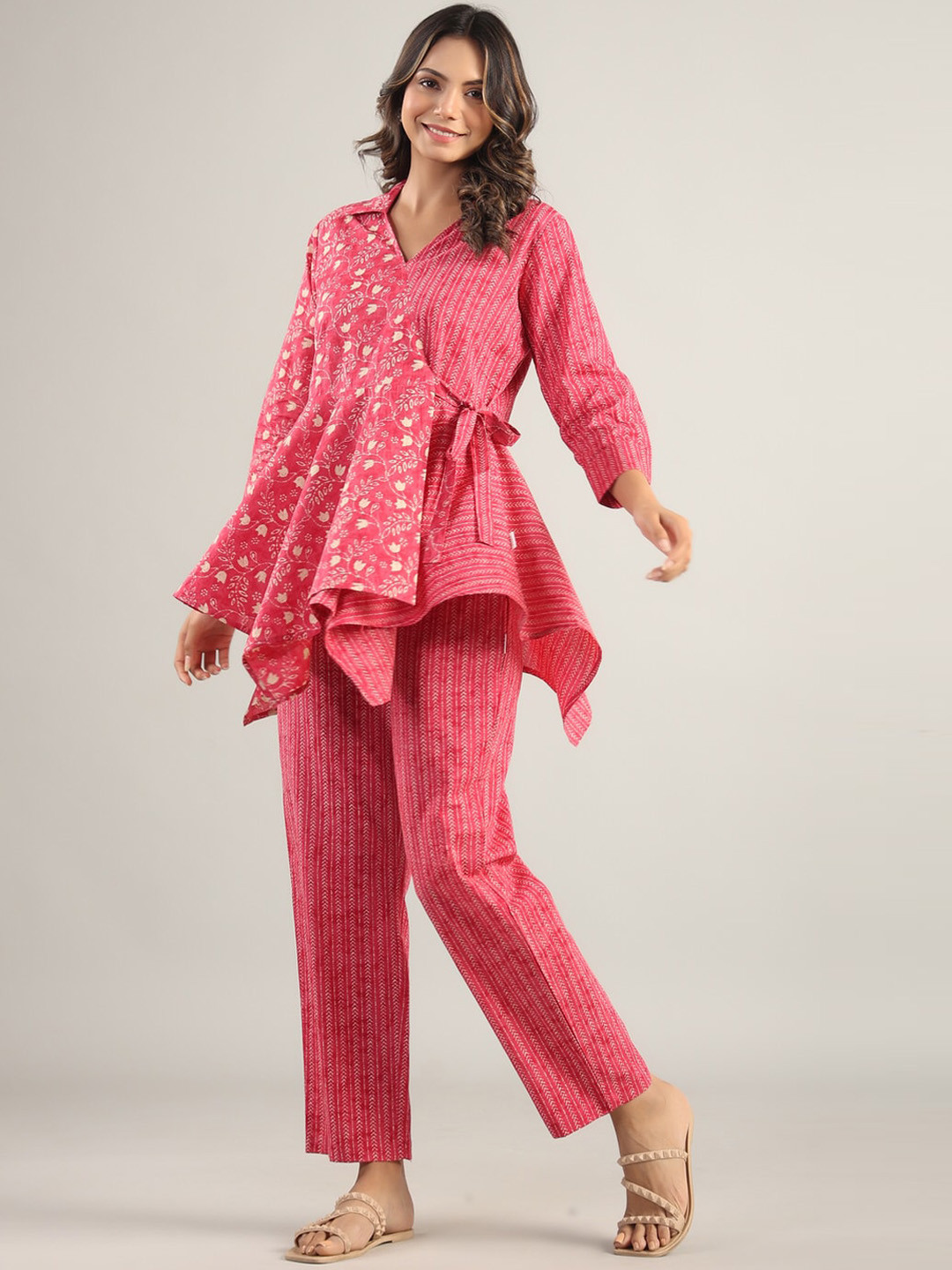 

JISORA Pink & White Floral Printed Pure Cotton Co-ords