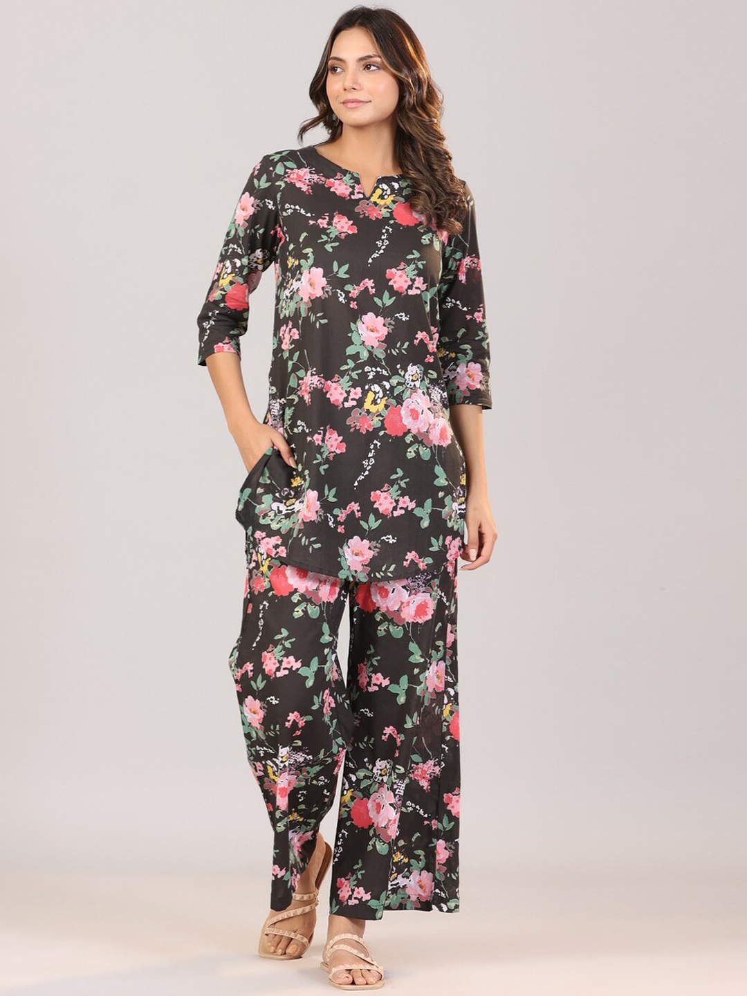 

JISORA Floral Printed Pure Cotton Night Suit, Black