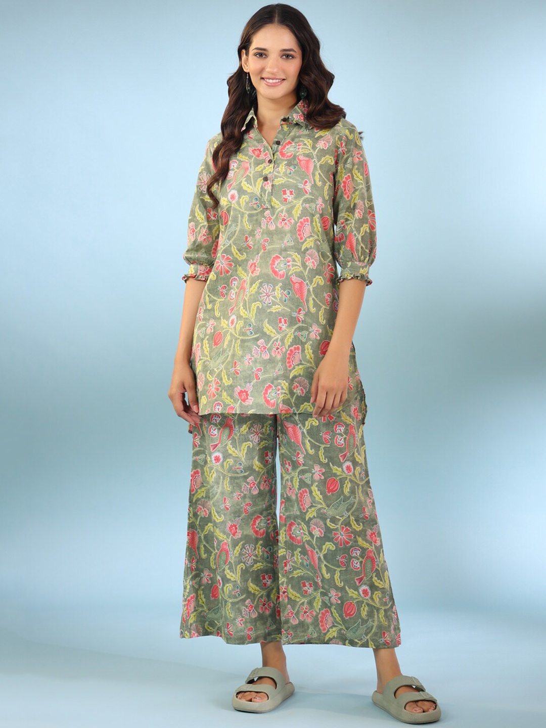 

JISORA Green & Red Floral Printed Pure Cotton Night Suit