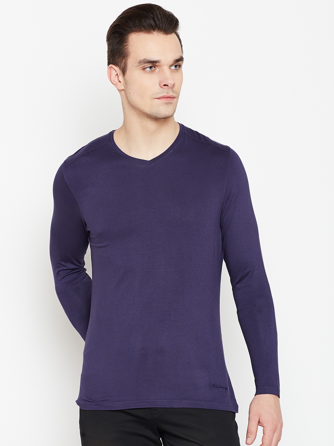 

Blackberrys Men Purple Solid V-Neck T-shirt