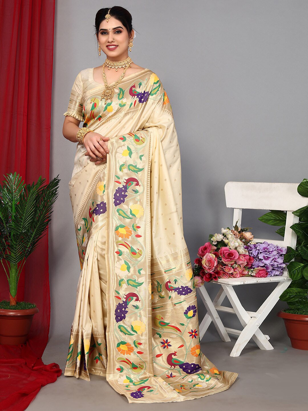 

Satrani Beige & Green Floral Jacquard Woven Design Zari Paithani Saree